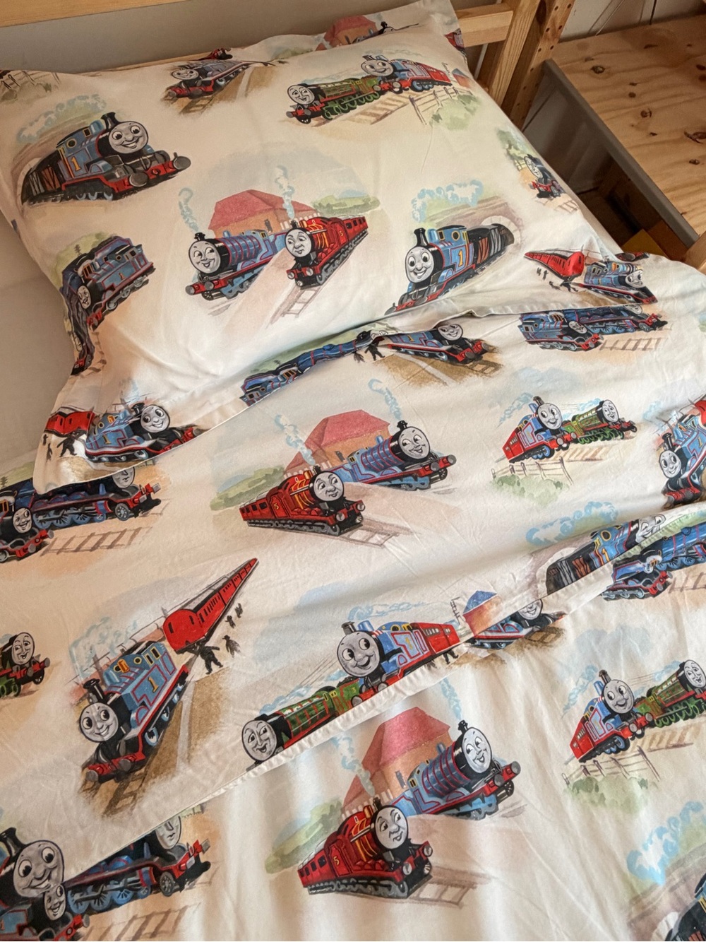 Pottery Barn Kids - Thomas & Friends Twin duvet cover and pillow case